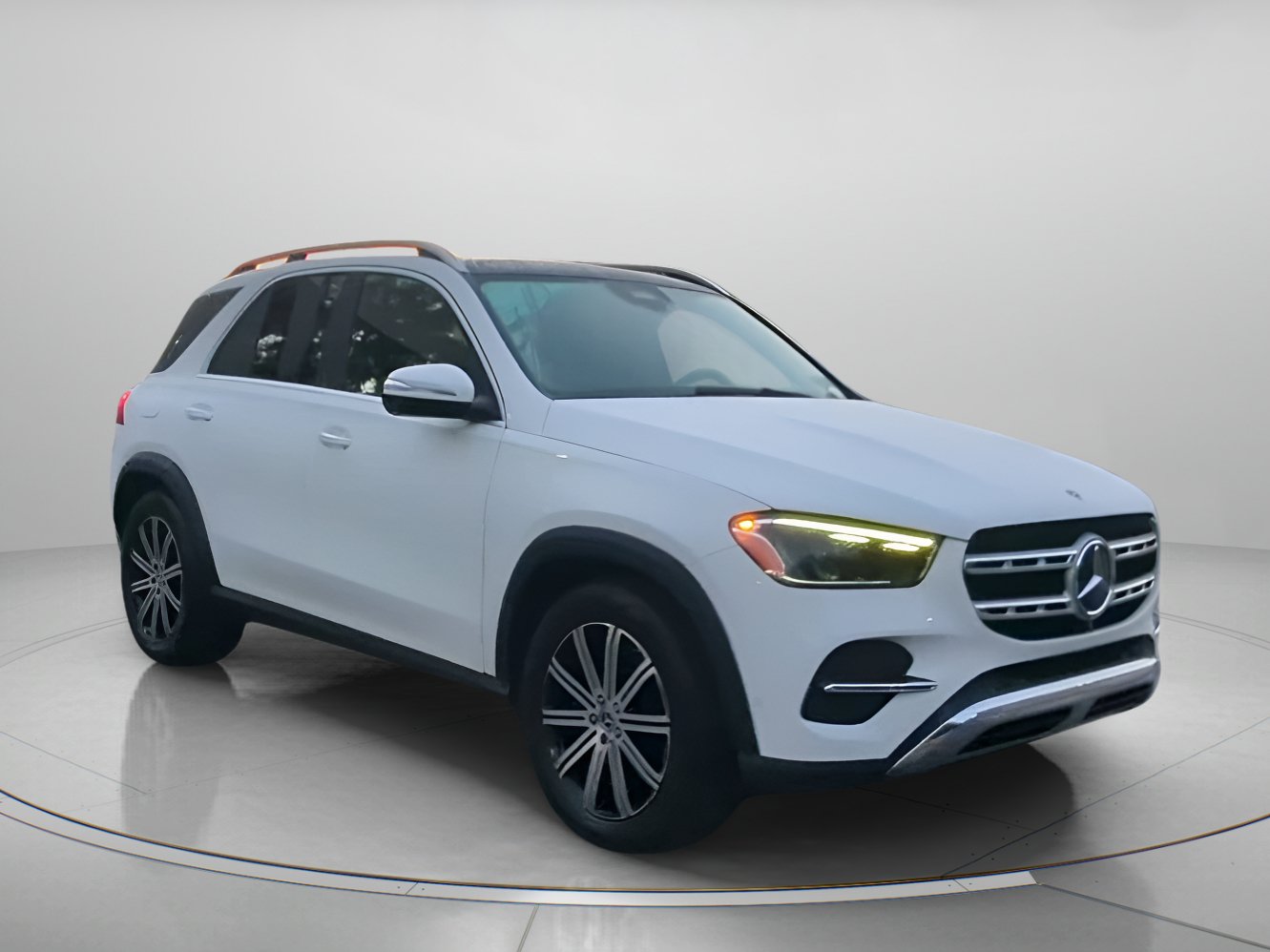 Used 2024 Mercedes-Benz GLE 350 4MATIC image 2