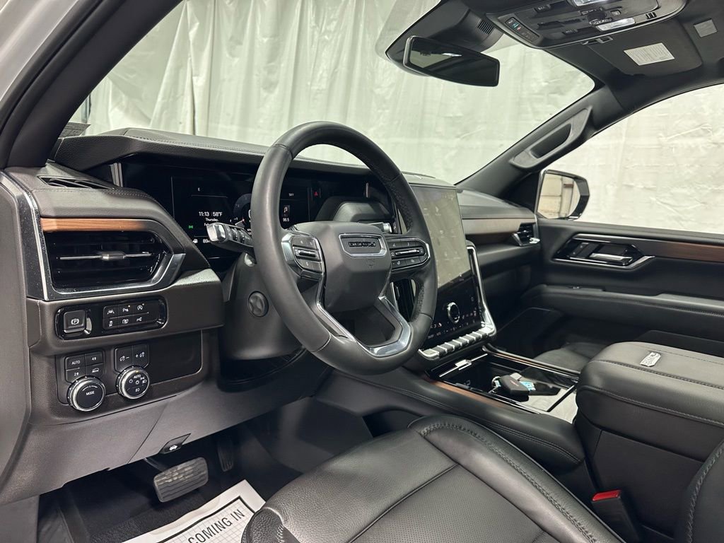 Used 2025 GMC Yukon Denali w/ Sun & Power Step Package image 15