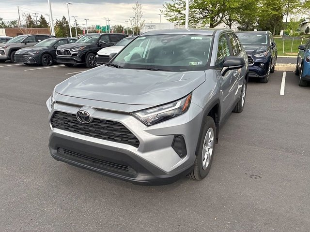 Certified 2025 Toyota RAV4 LE AWD/4WD image 17