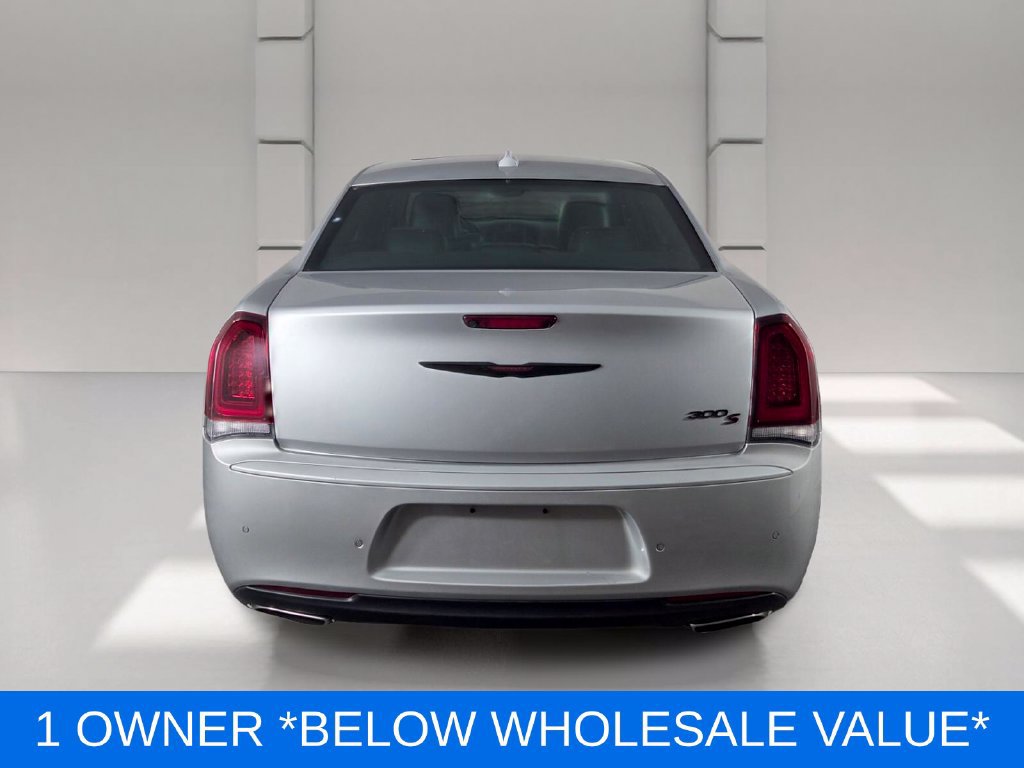 Used 2023 Chrysler 300 S RWD image 5
