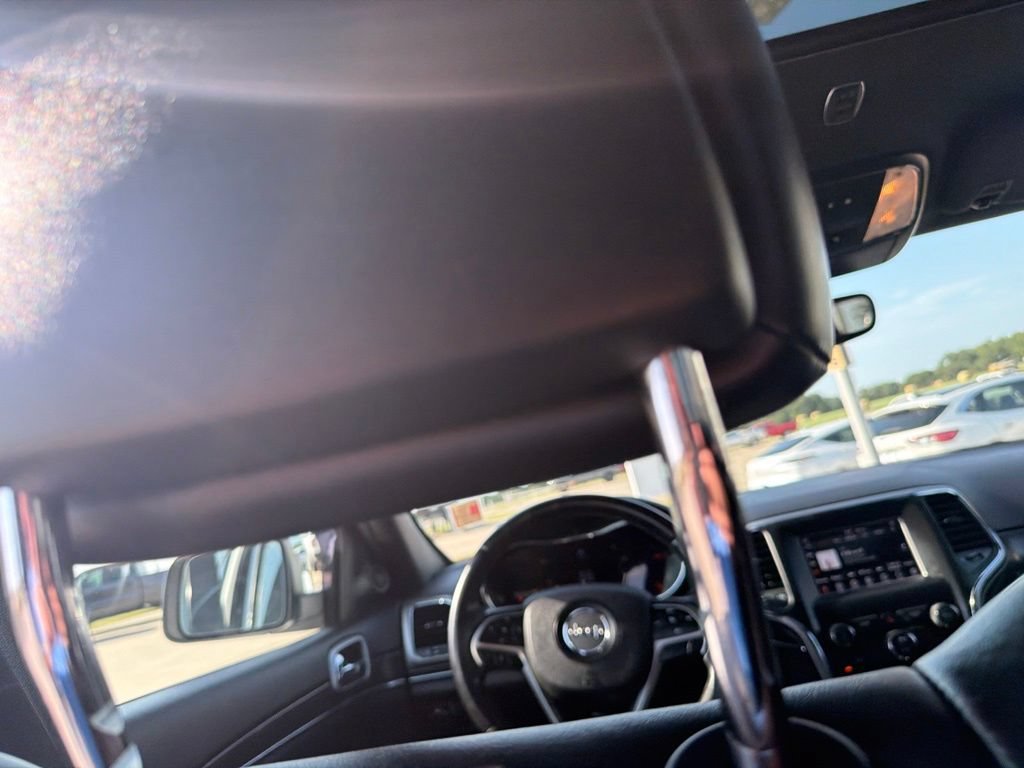 Used 2018 Jeep Grand Cherokee Limited AWD/4WD image 14