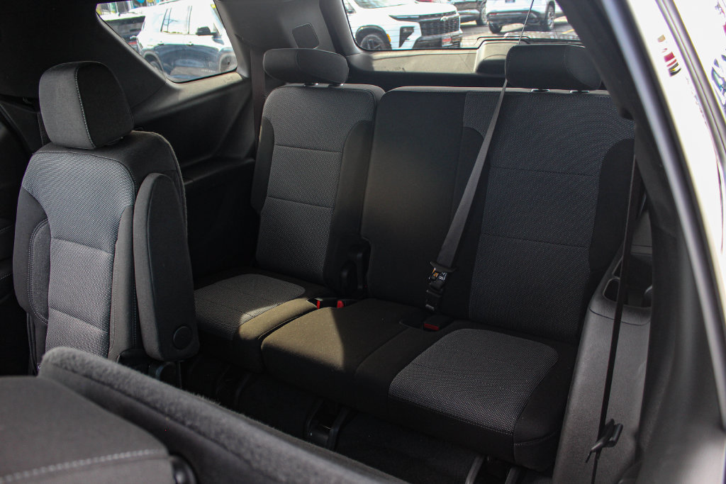 Used 2023 Chevrolet Traverse LT FWD image 15