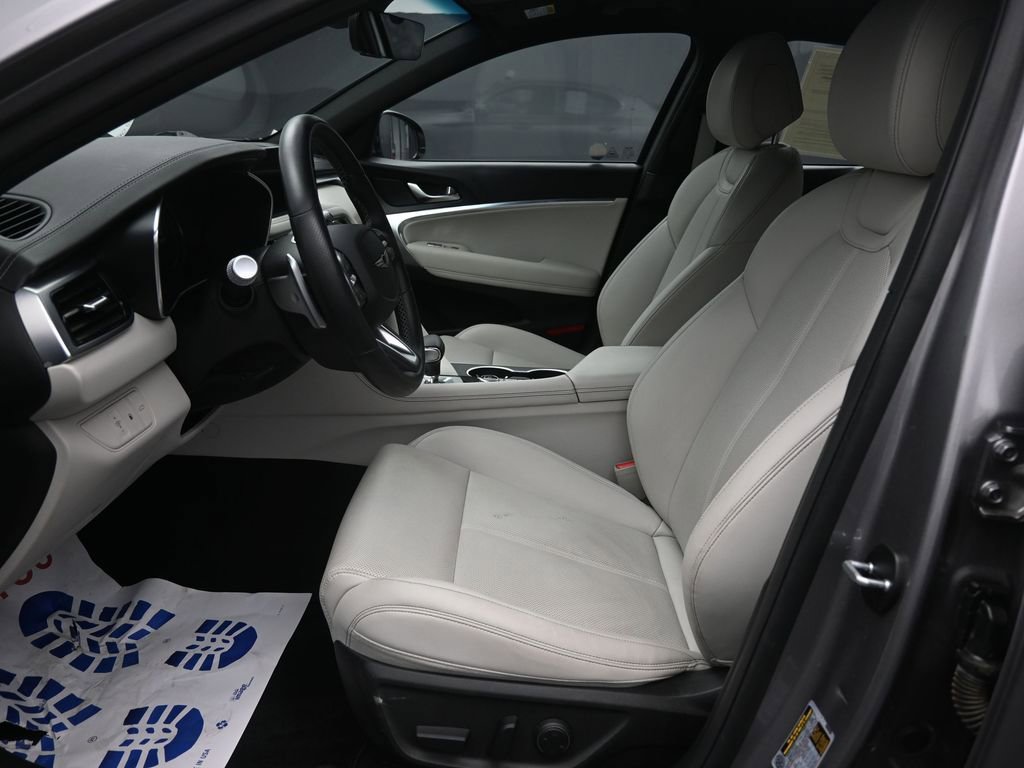 Used 2025 Genesis G70 2.5T AWD/4WD image 18