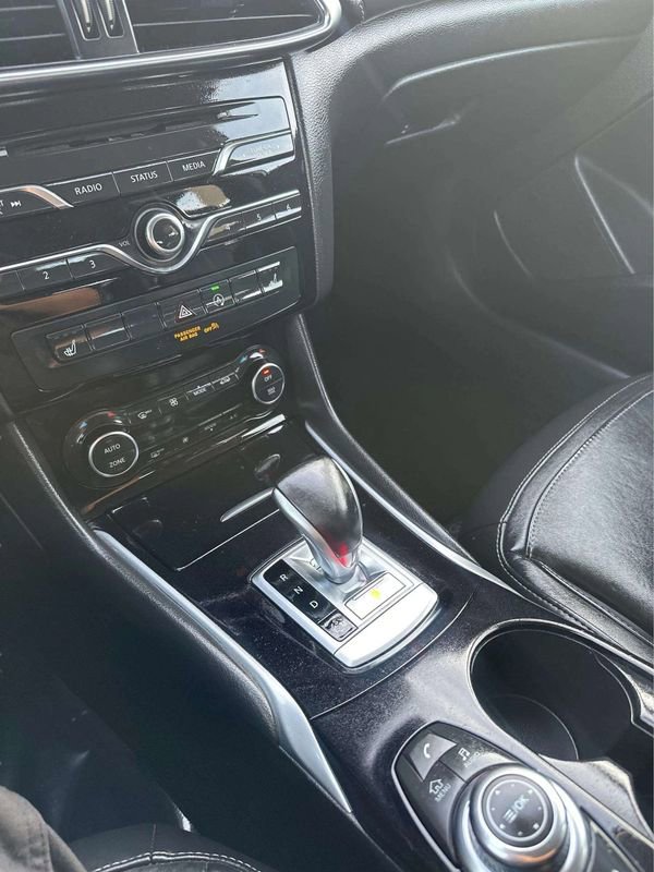 Used 2018 INFINITI QX30 Premium w/ Cargo Package image 25