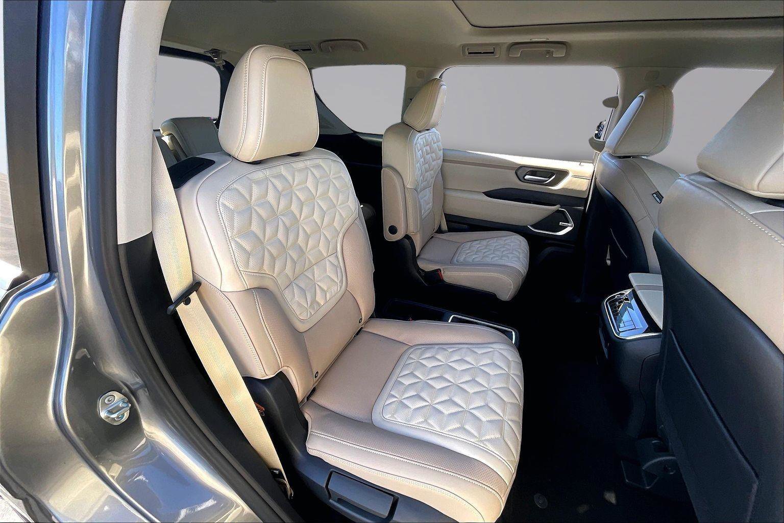 New 2026 Nissan Armada Platinum Reserve image 2