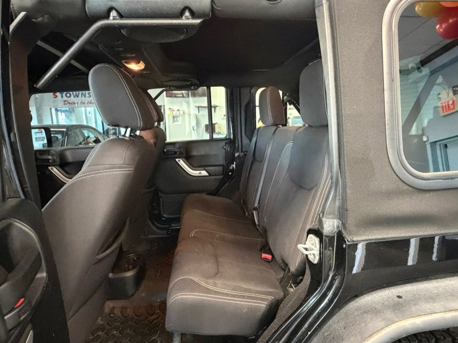 Used 2013 Jeep Wrangler Unlimited Rubicon w/ Connectivity Group image 21