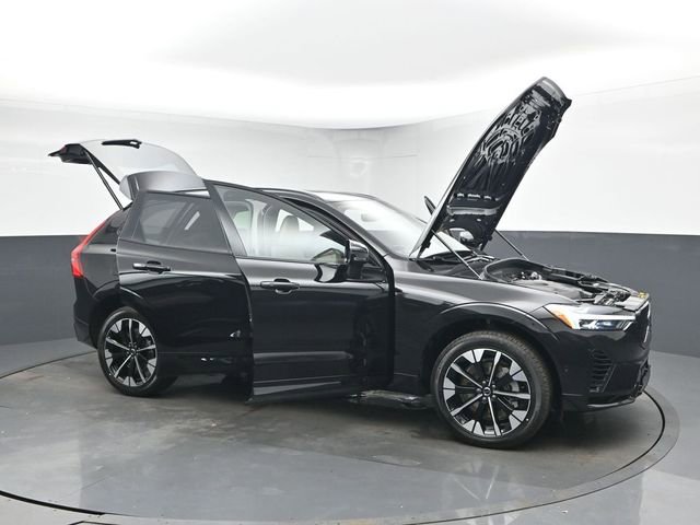 New 2026 Volvo XC60 T8 Plus w/ Protection Package Premier image 53