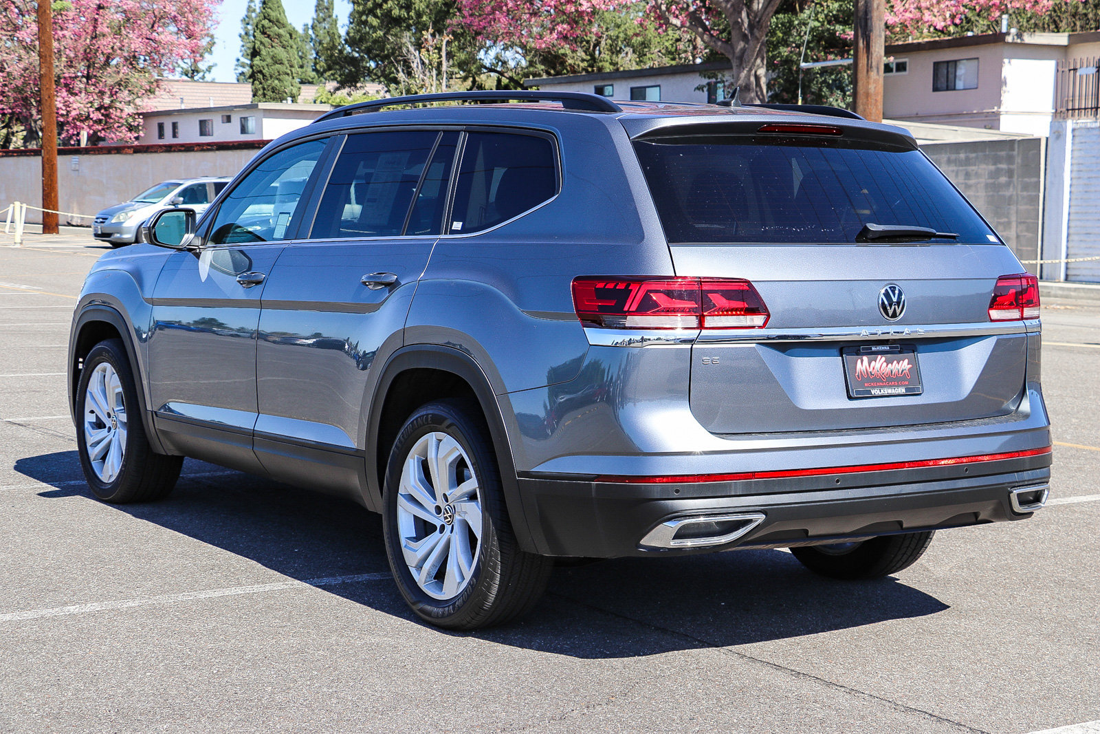 Used 2023 Volkswagen Atlas SE w/ Panoramic Sunroof Package FWD image 8