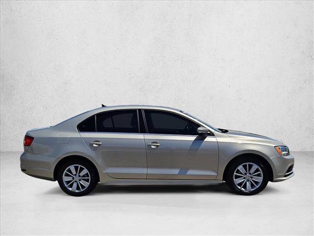Used 2015 Volkswagen Jetta SE FWD image 4