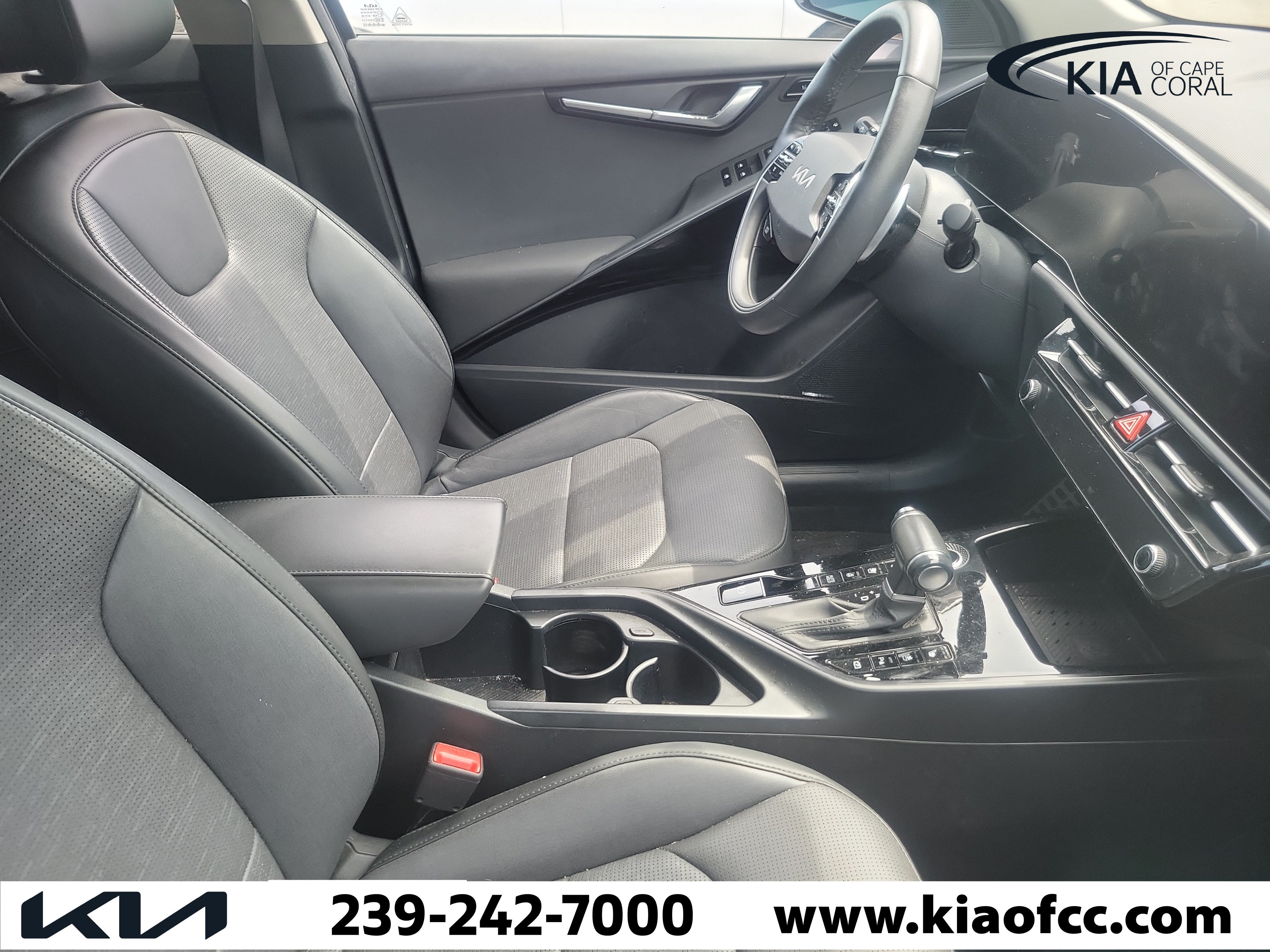 Certified 2023 Kia Niro SX Touring FWD image 9