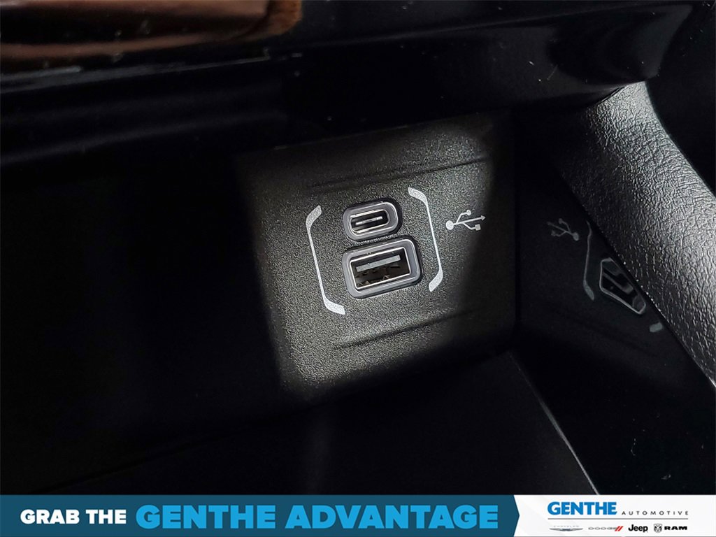 Used 2026 Jeep Compass Limited image 23