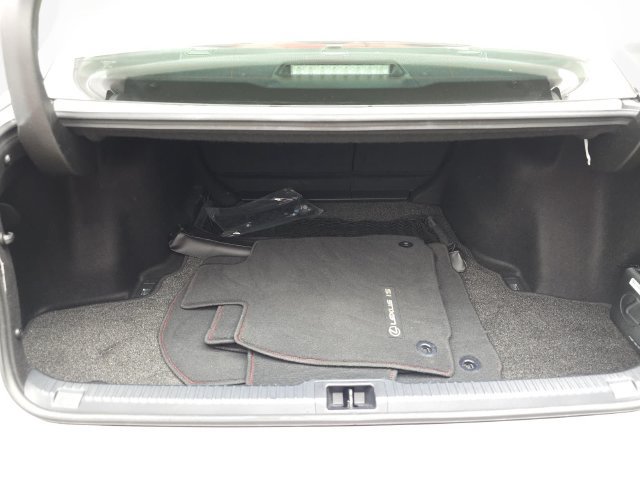 Used 2024 Lexus IS 300 w/ Comfort Package RWD image 30