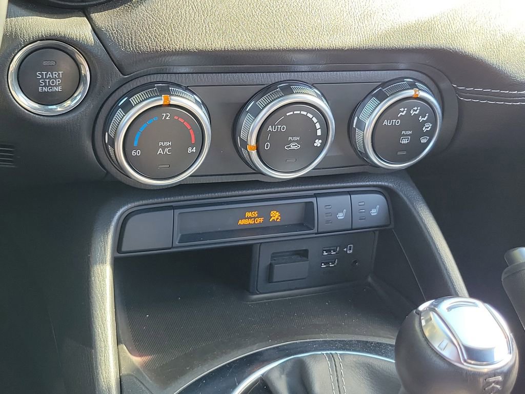 Used 2021 MAZDA MX-5 Miata Grand Touring RWD image 25