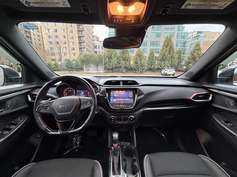 Used 2021 Chevrolet TrailBlazer RS w/ Sun and Liftgate Package image 24