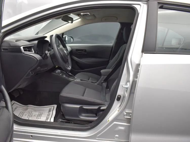 Used 2025 Toyota Corolla LE image 15