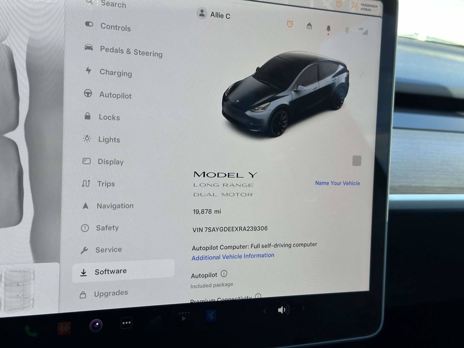 Used 2024 Tesla Model Y Long Range image 31