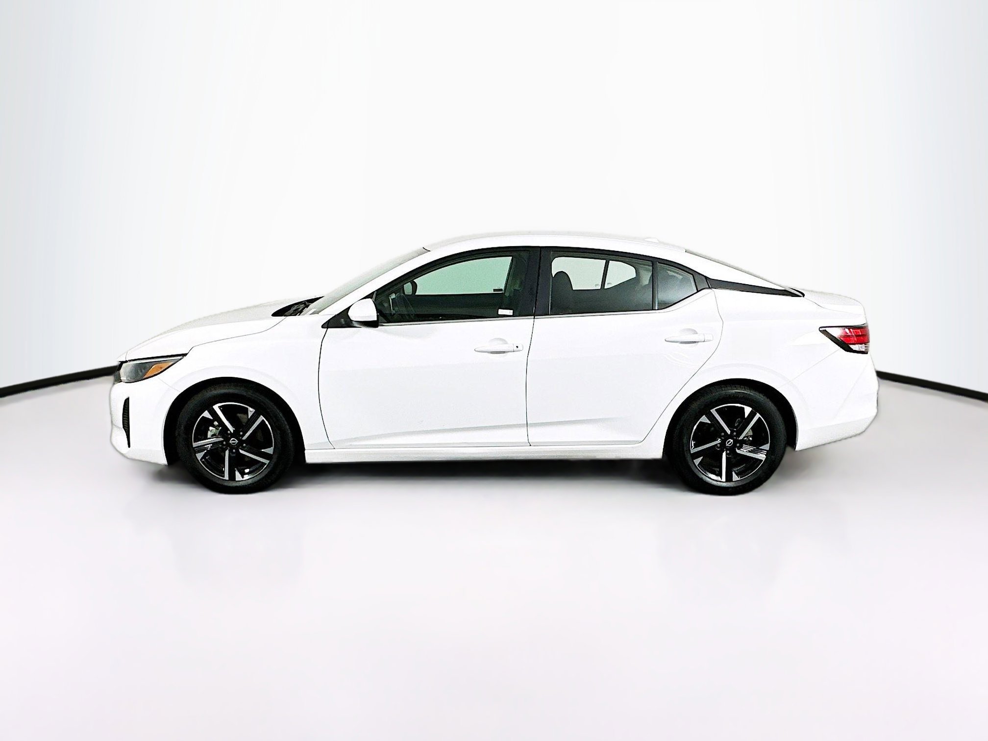 Used 2024 Nissan Sentra SV FWD image 4