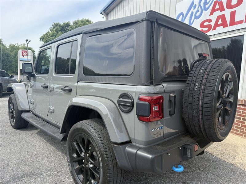Used 2023 Jeep Wrangler Unlimited Sahara AWD/4WD image 8