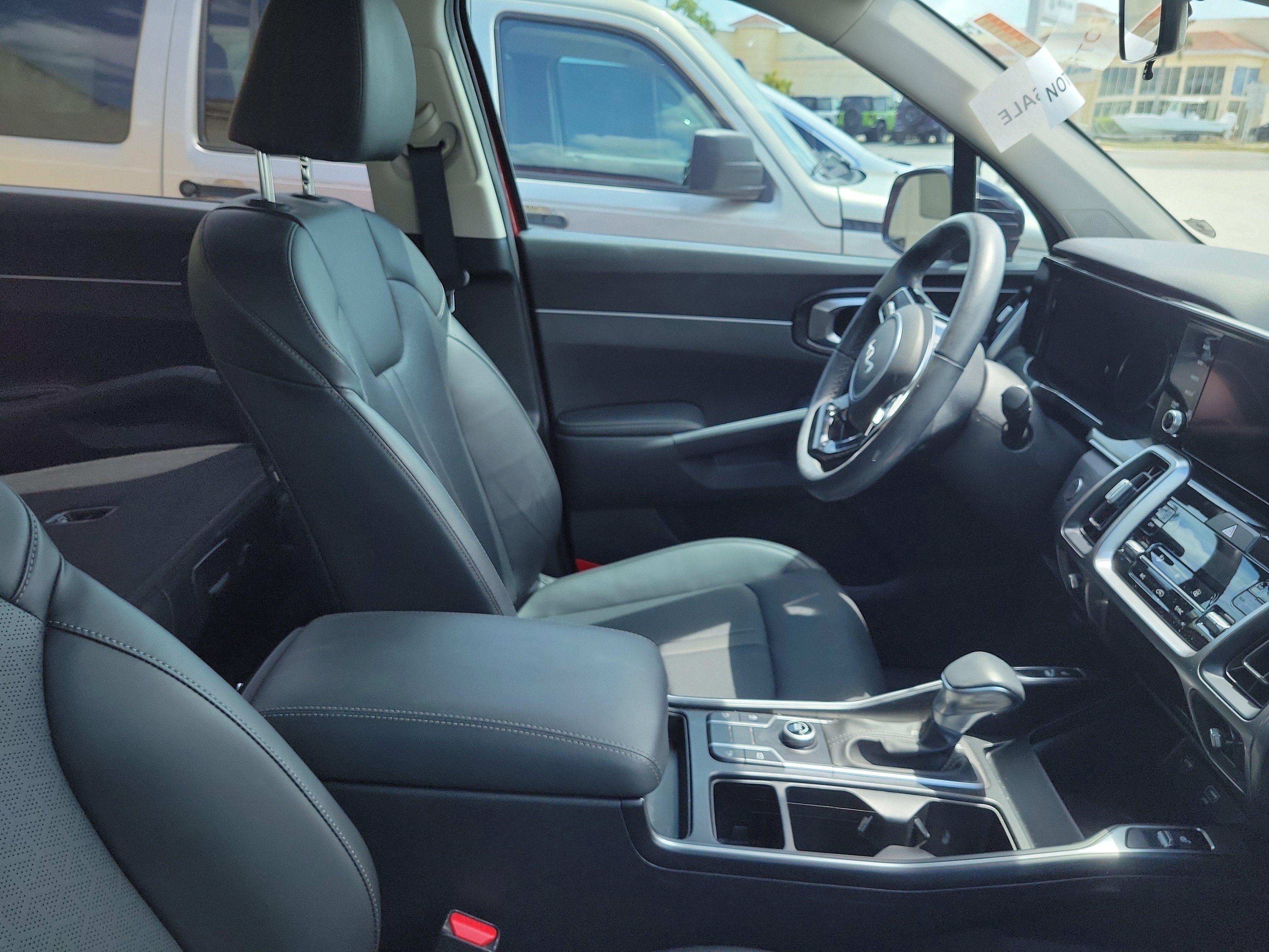 Used 2023 Kia Sorento S w/ Panoramic Sunroof Package image 10