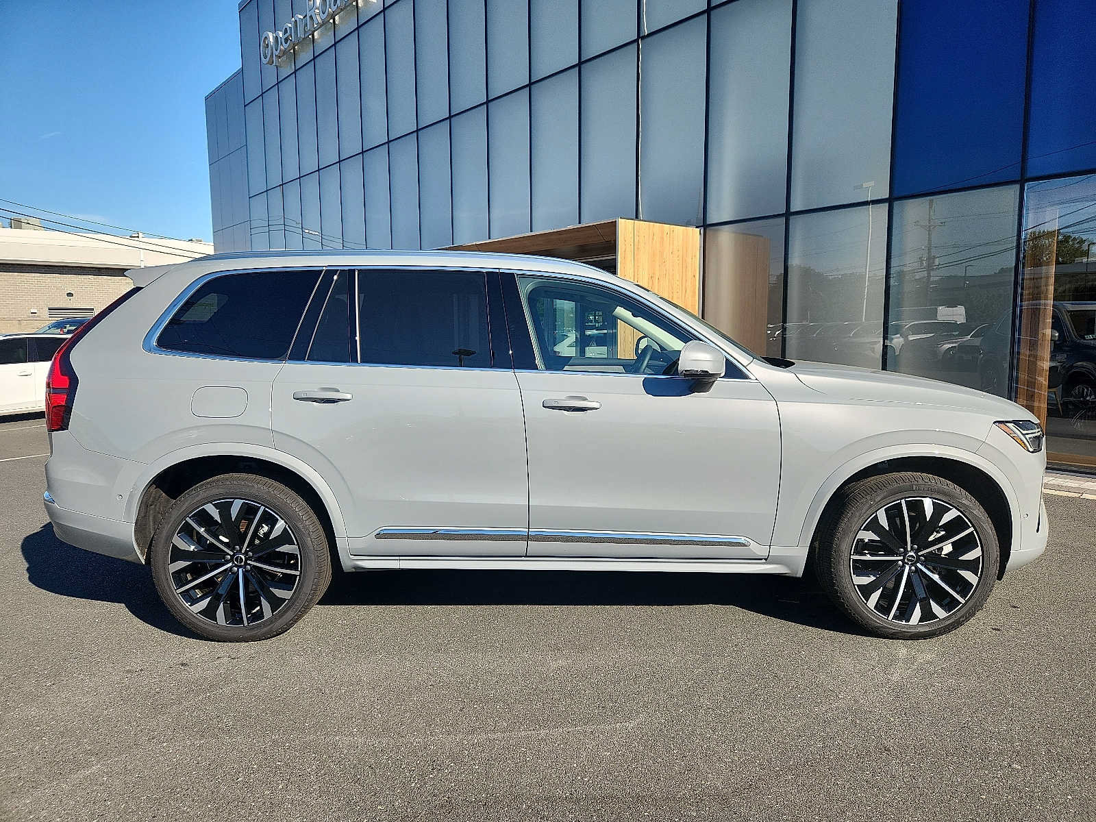 Used 2026 Volvo XC90 B6 Ultra w/ Protection Package AWD/4WD image 7