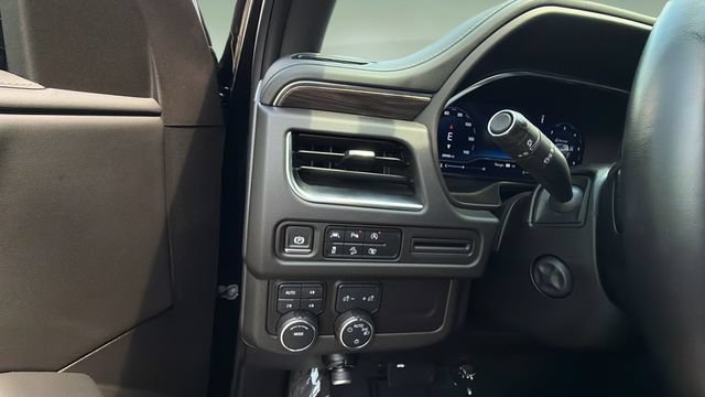 Used 2024 Chevrolet Tahoe Z71 w/ Luxury Package AWD/4WD image 21