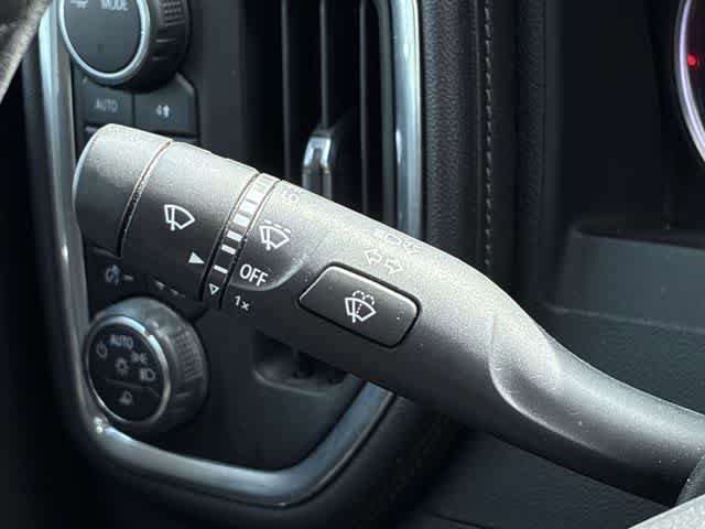 Used 2022 Chevrolet Silverado 1500 LT Trail Boss w/ Safety Package AWD/4WD image 27