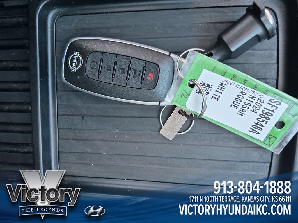 Used 2024 Nissan Rogue Platinum w/ Platinum Premium Package AWD/4WD image 29