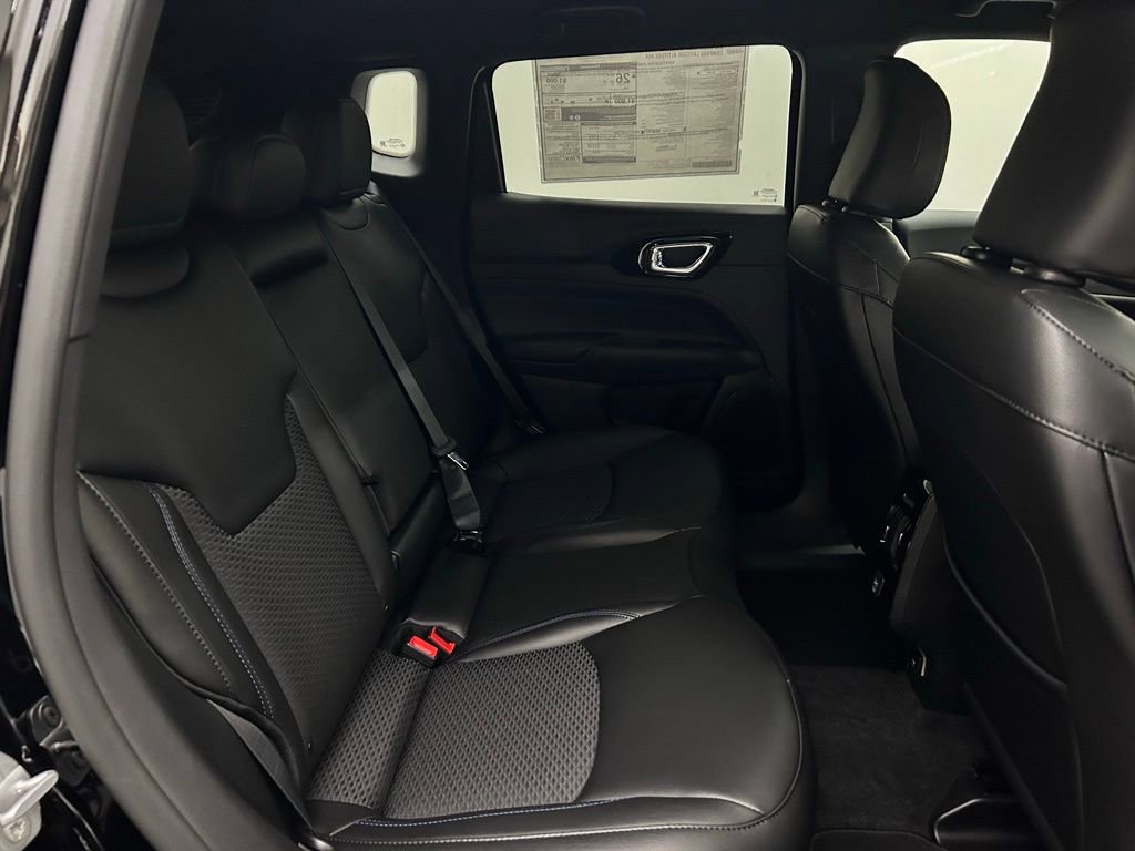 New 2026 Jeep Compass Latitude image 15