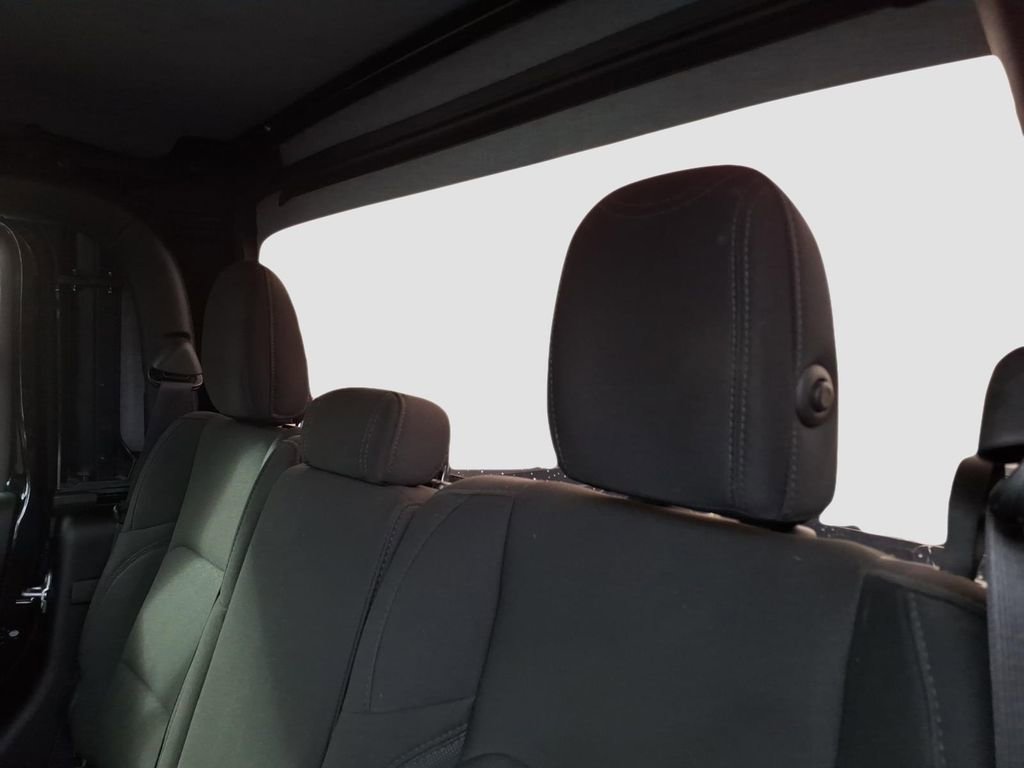 Used 2022 Jeep Gladiator Sport image 17