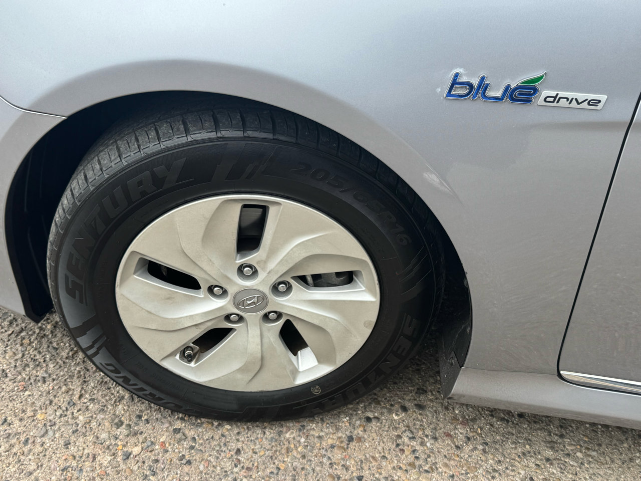 Used 2015 Hyundai Sonata Hybrid image 13