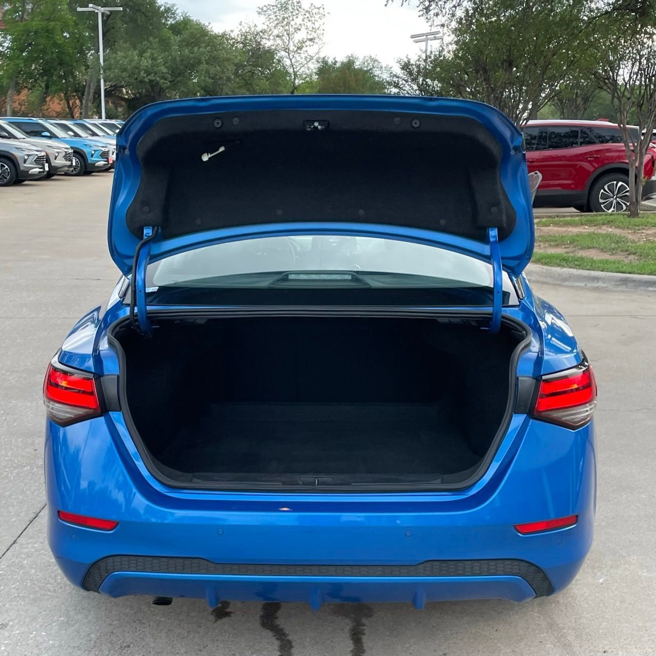 Used 2024 Nissan Sentra SV FWD image 25