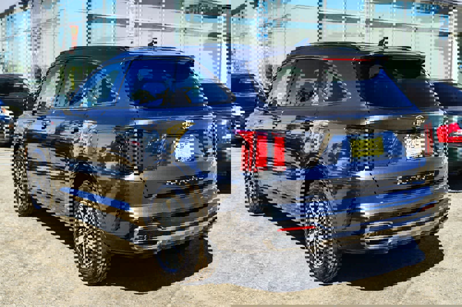 Used 2021 Kia Sorento EX image 2