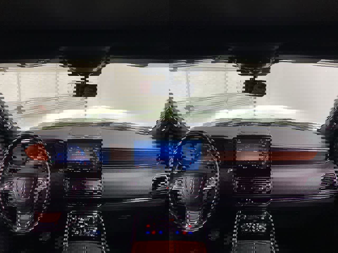 Used 2024 Lincoln Navigator L Premiere image 12