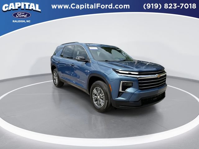 Used 2026 Chevrolet Traverse LT w/ Driver Confidence Package FWD image 2