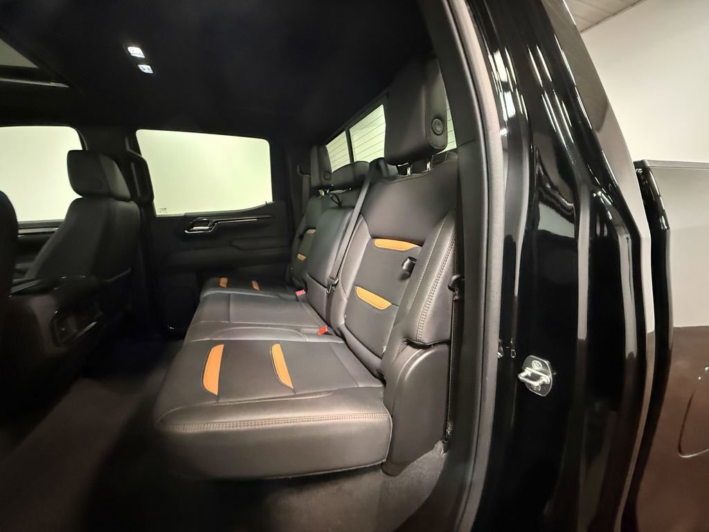 Used 2024 GMC Sierra 1500 AT4 w/ Technology Package image 8