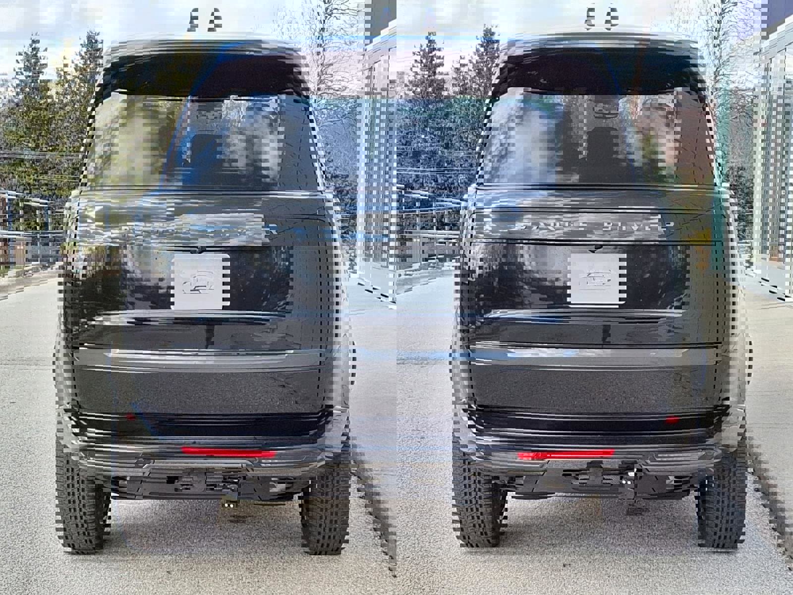 New 2026 Land Rover Range Rover Long Wheelbase SE image 4