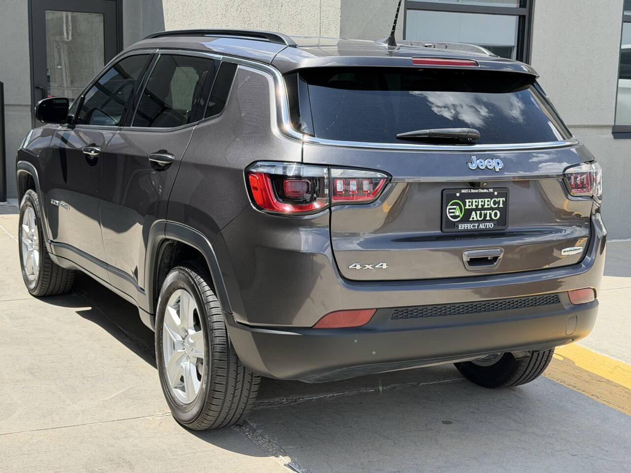 Used 2022 Jeep Compass Latitude AWD/4WD image 8