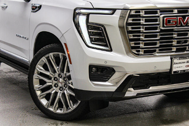 New 2026 GMC Yukon Denali w/ Denali Reserve Package AWD/4WD image 3