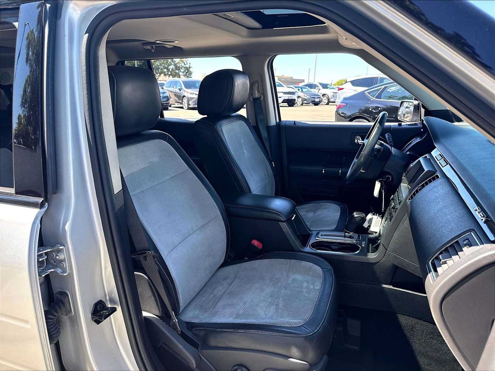 Used 2011 Ford Flex Titanium w/ Trailer Tow Pkg Class III AWD/4WD image 10