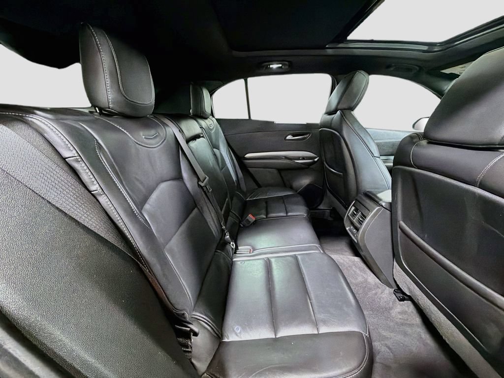 Used 2020 Cadillac XT4 Premium Luxury w/ Cold Weather Package AWD/4WD image 28