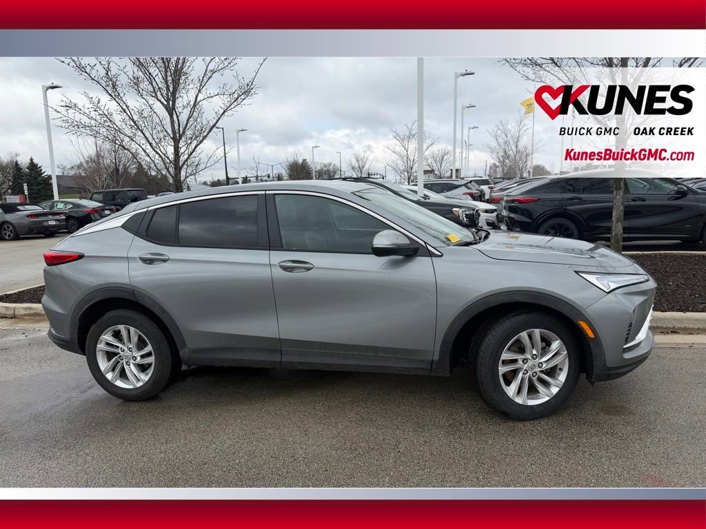 Used 2025 Buick Envista Preferred w/ Convenience I Package image 4