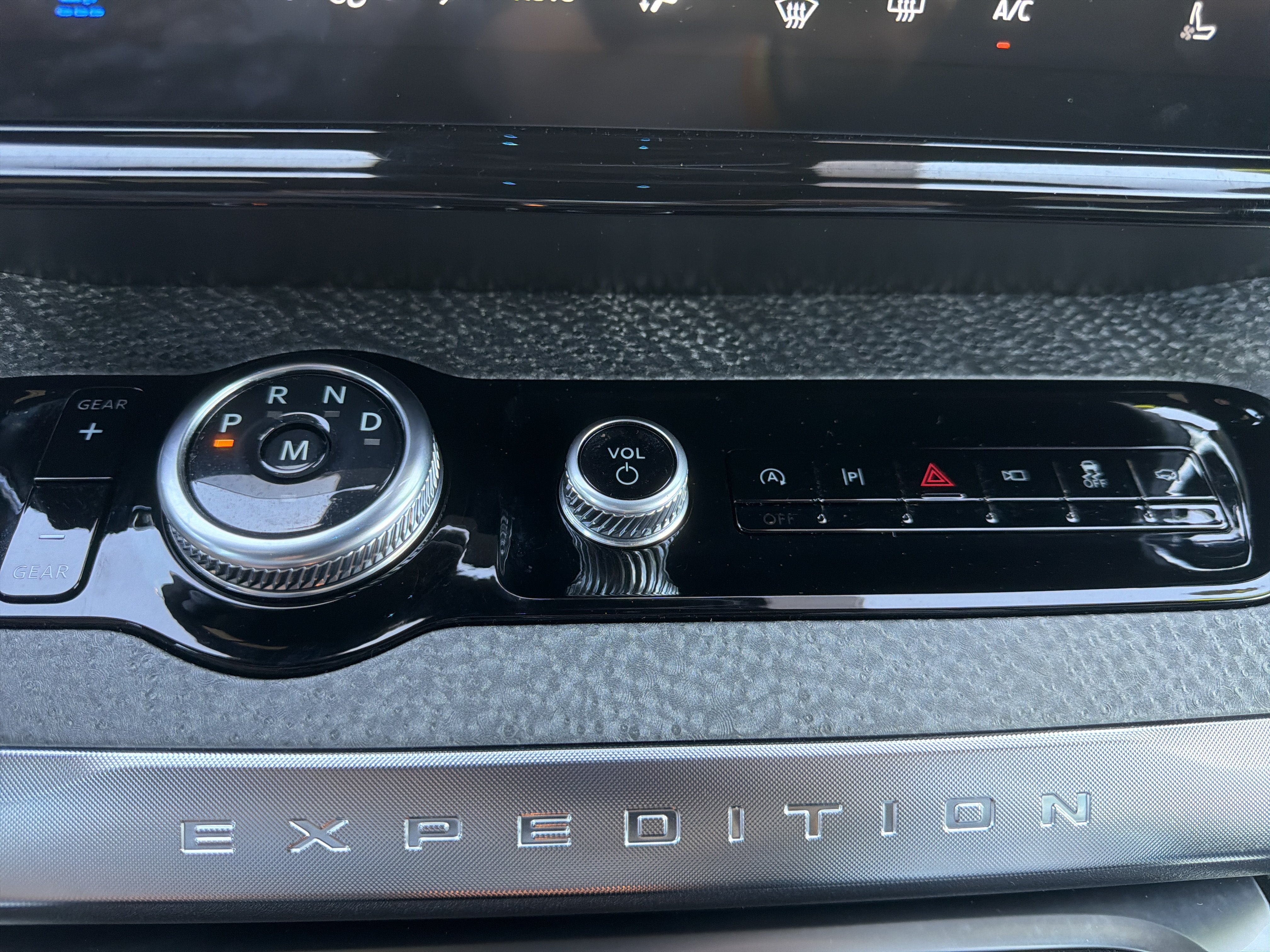 Used 2025 Ford Expedition Tremor AWD/4WD image 31
