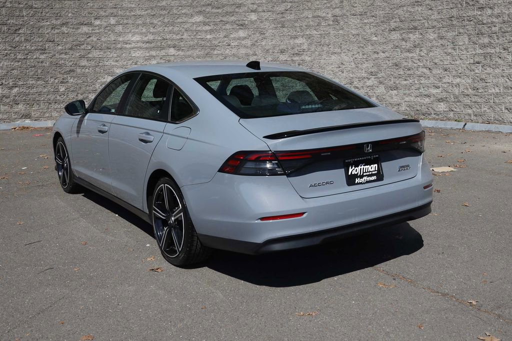Used 2023 Honda Accord Sport image 9