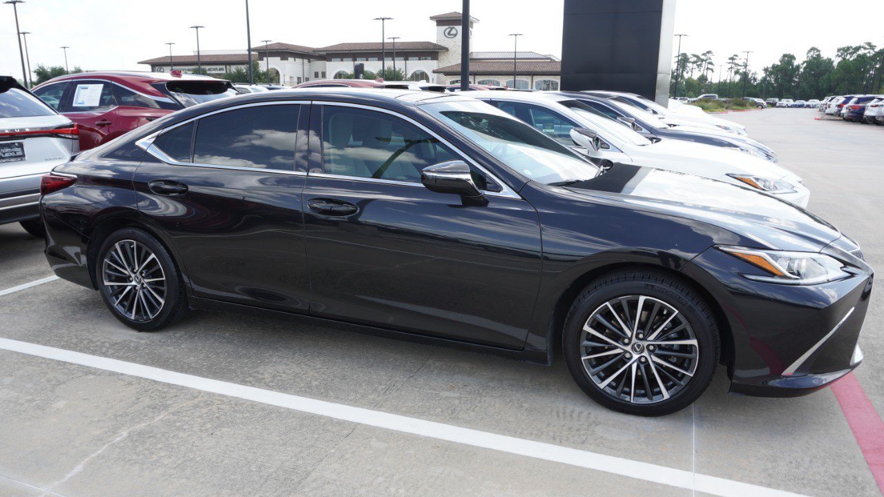 Used 2023 Lexus ES 350 w/ Premium Package FWD image 5