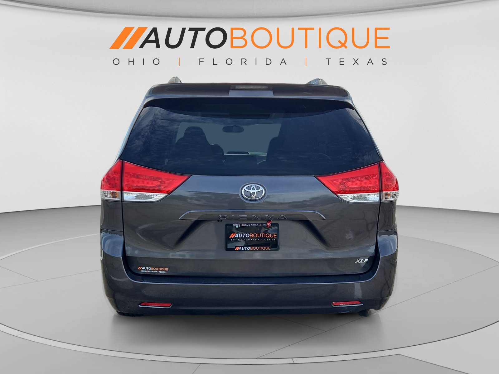 Used 2013 Toyota Sienna XLE FWD image 4