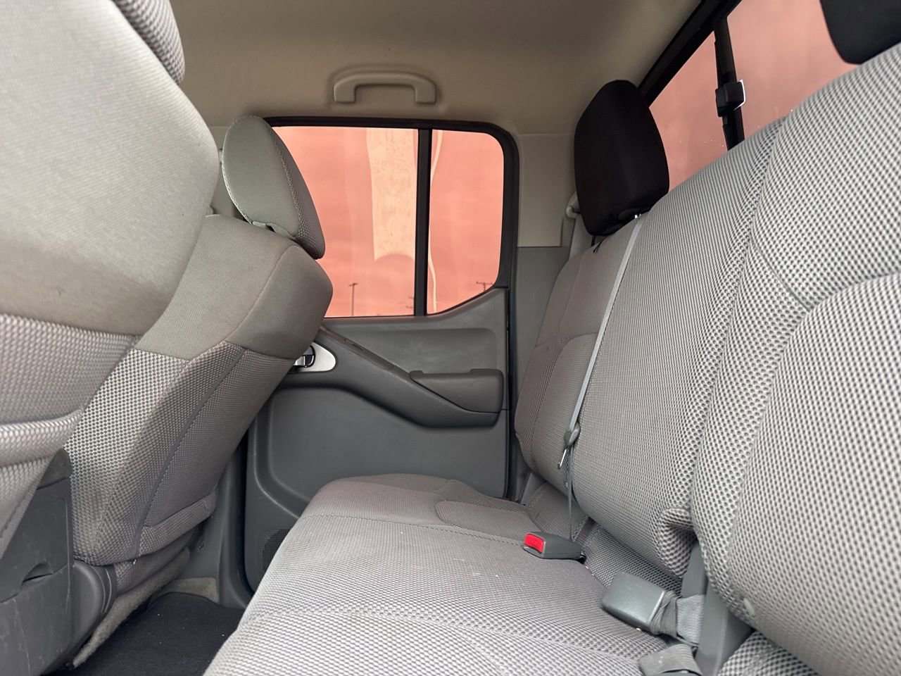 Used 2015 Nissan Frontier SV RWD image 32