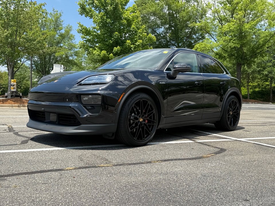 New 2025 Porsche Macan 4S Electric image 1