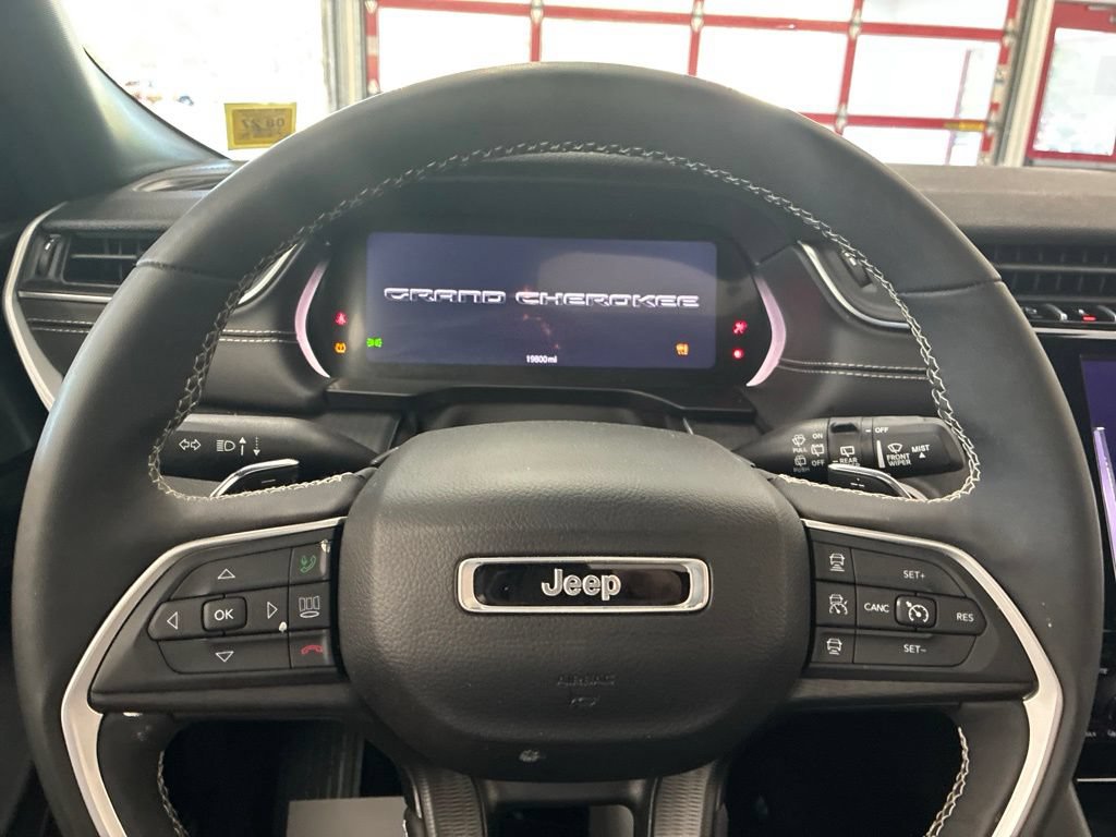 Certified 2024 Jeep Grand Cherokee Altitude AWD/4WD image 31