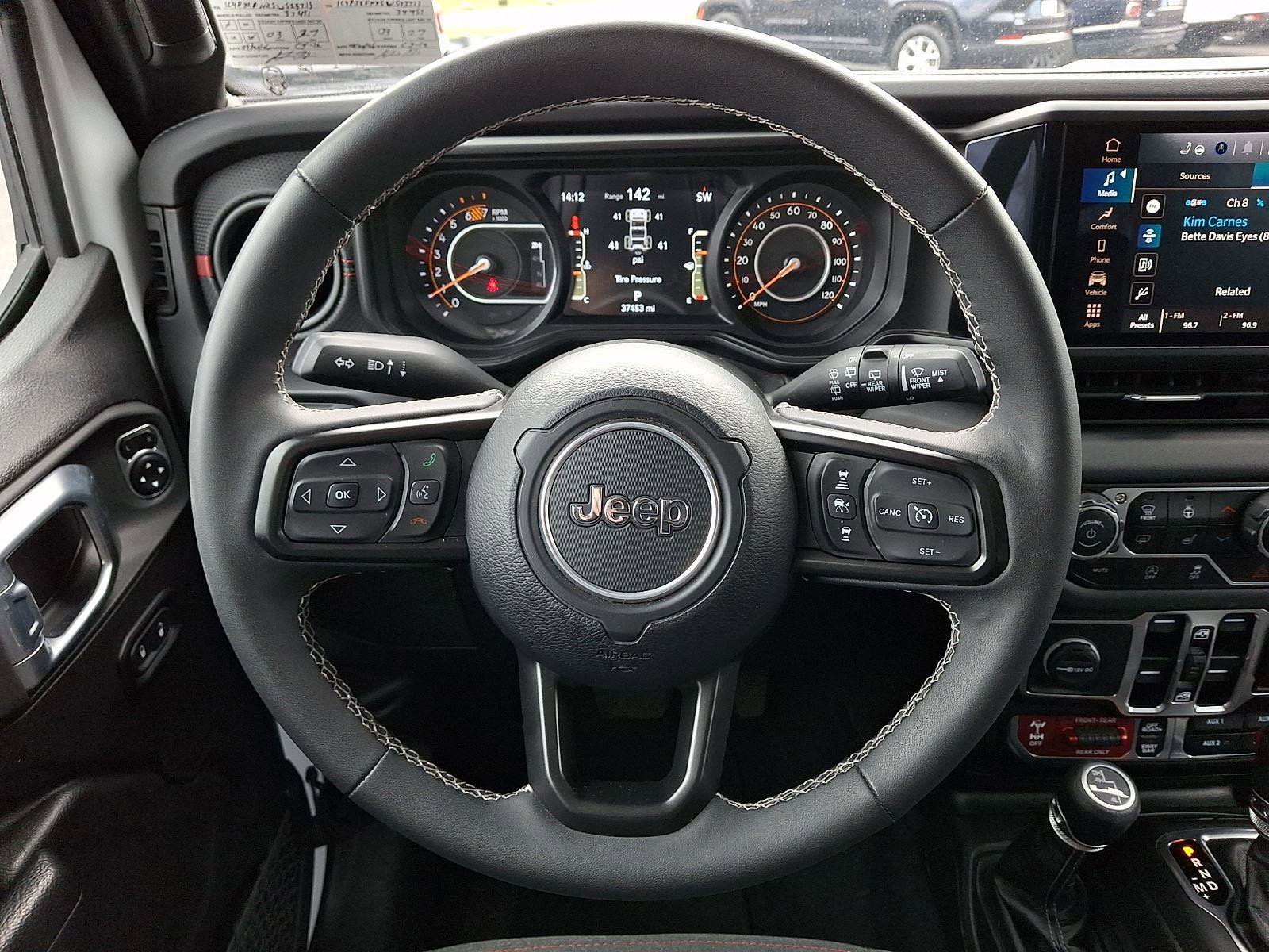 Certified 2025 Jeep Wrangler Unlimited Rubicon w/ Convenience Group image 19