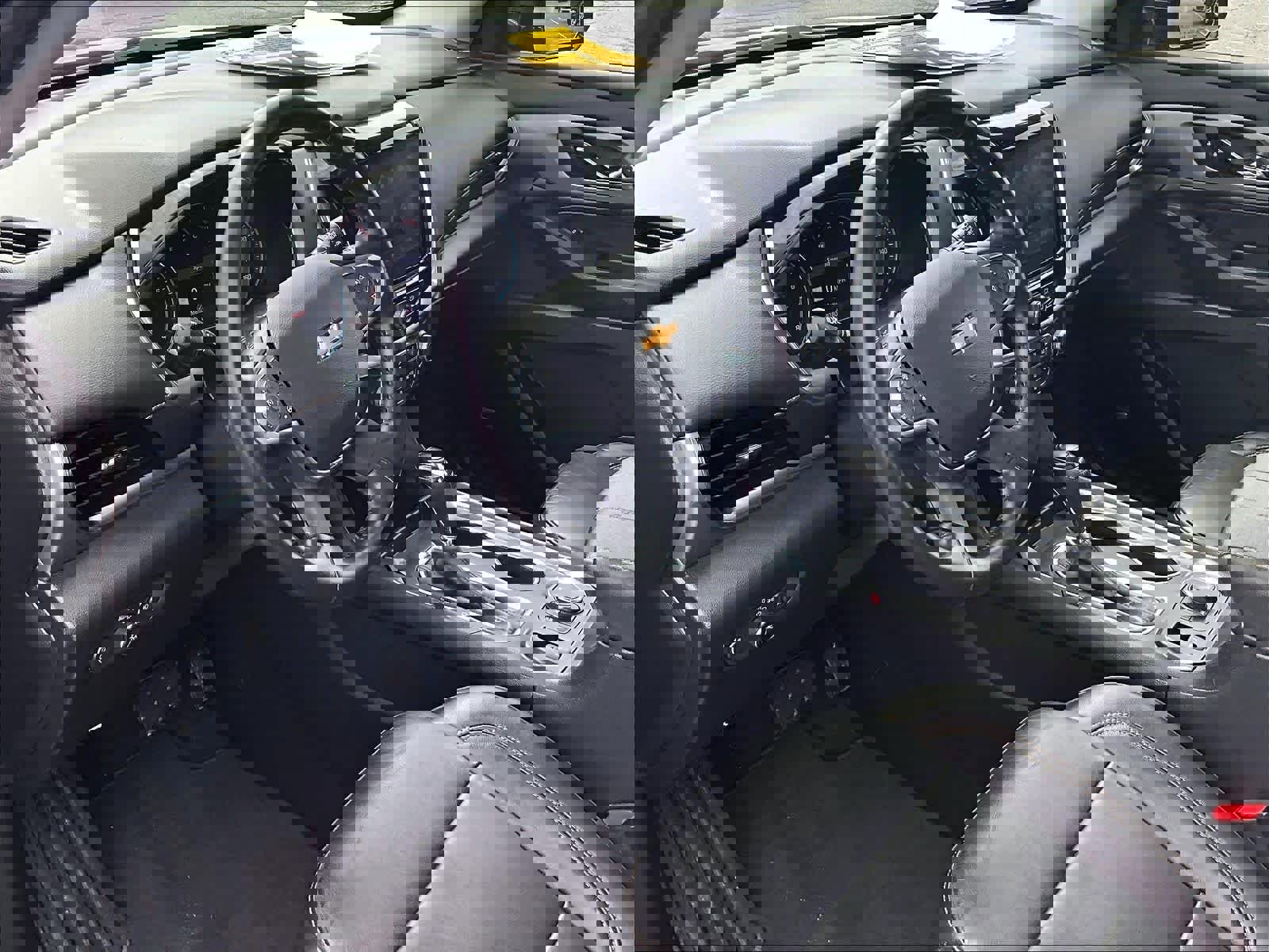 Used 2020 Chevrolet Traverse LT w/ LT Premium Package AWD/4WD image 8